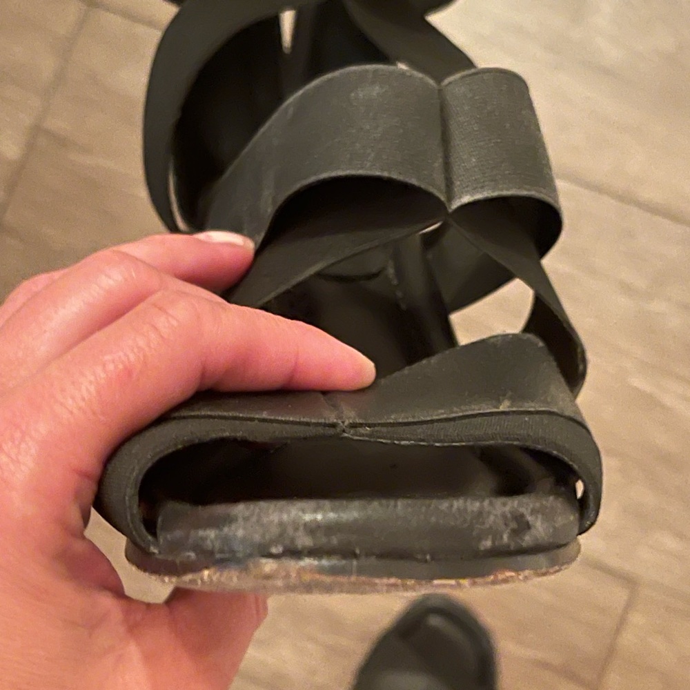 Donald J Pliner wedge sandals size 7